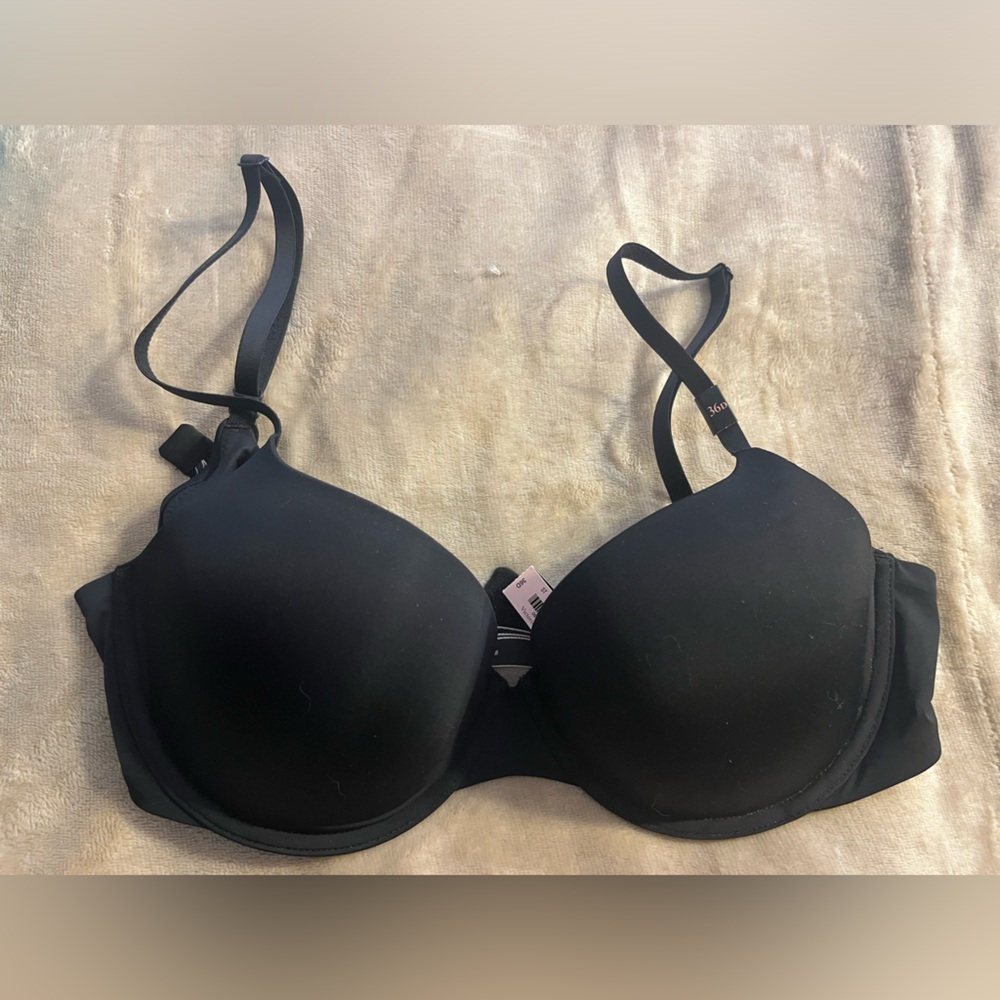 NWT. Victorias Secret Demi Bra. 36D